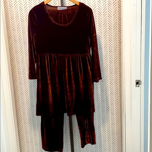 The Paragon Pants - Women’s small rust color velvet outfit NWOT